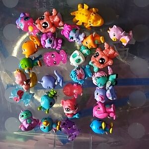 Hatchimals Colleggtibles Loose Lot of 26 Mixed lot